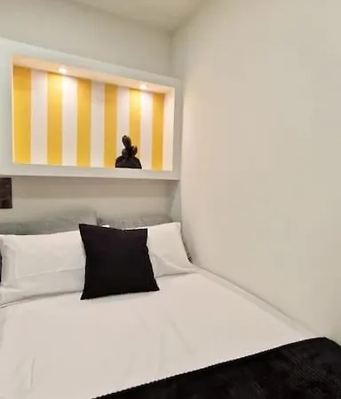 Faronita - Luxury Apt In The Heart Of Kalamata Exterior photo