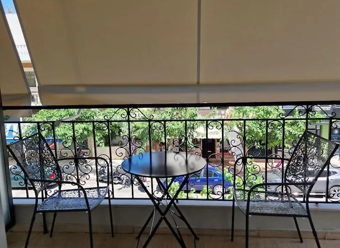 Faronita - Luxury Apt In The Heart Of Kalamata